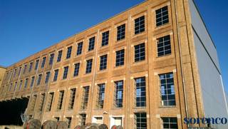 Industriële casco kantoorverdieping 800 m² met Scheldezicht.Unieke kantoorruimte van 800m² op 1e verdieping met zijdelings Scheldezicht. De...