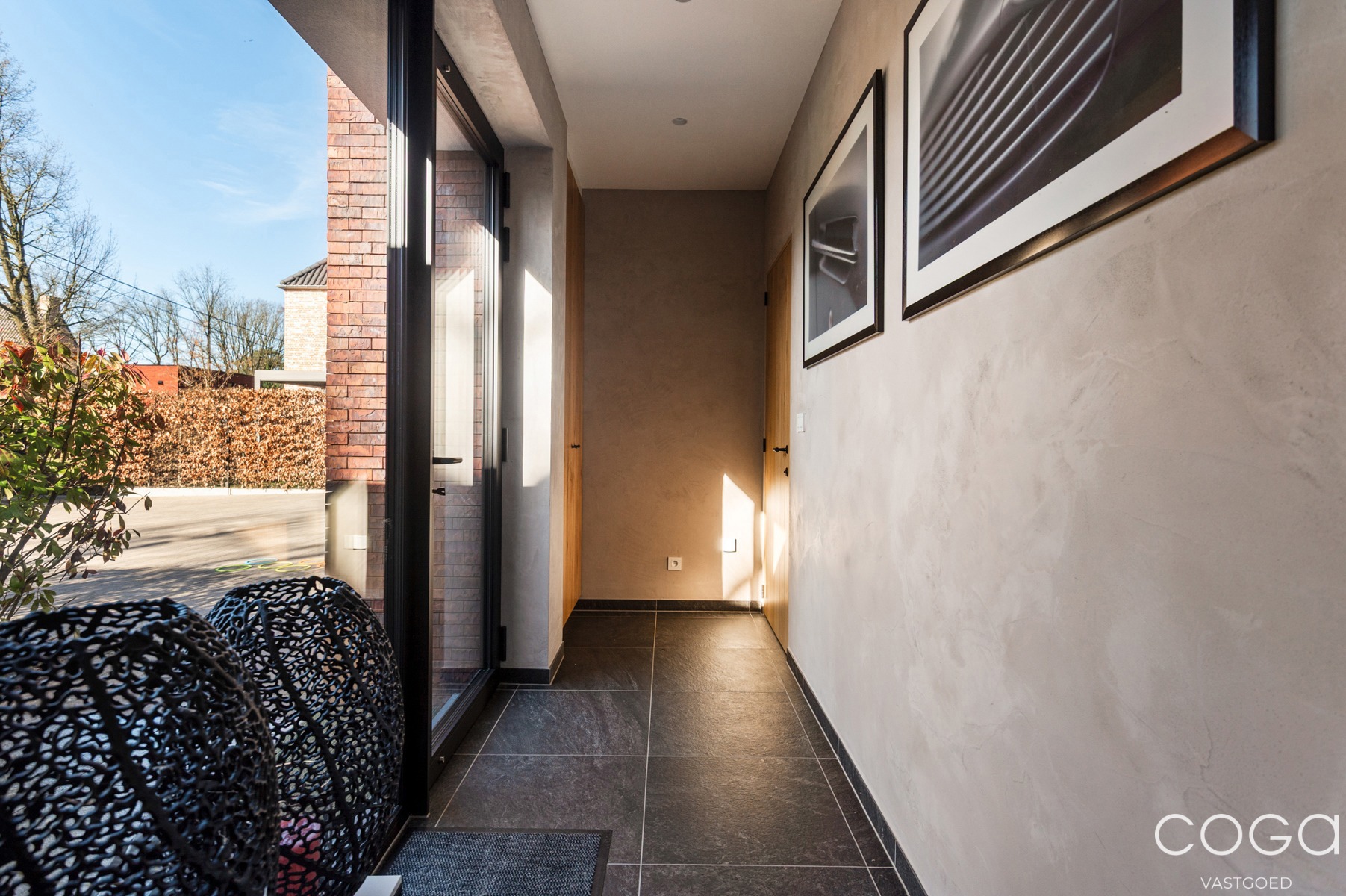 Jonge moderne villa op 1.217m² in landelijke omgeving. - foto 3