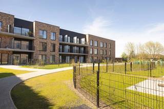 <p>Mooi lichtrijk 1-slpk appartement 71m² met een terras. Gelegen in de fantastische residentie Agatha Garden kan u dit appartement met aparte toilet en grote slaapkamer terugvinden. EPC A/B+. Kelder aan € 5.000, parking optioneel. Verkoop onder BTW en registratierechten. Wet Breyne garantie. BTW 6% onder voorwaarden. Ontdek alle informatie via ons team. </p>