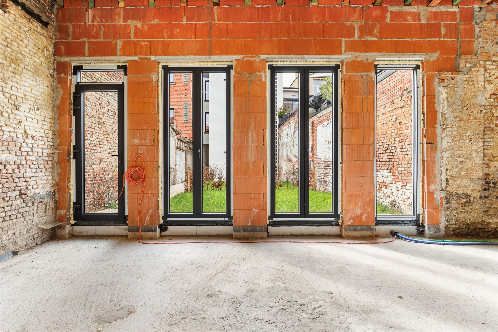 Centraal gelegen casco ruimte met privatieve tuin.  - foto 2