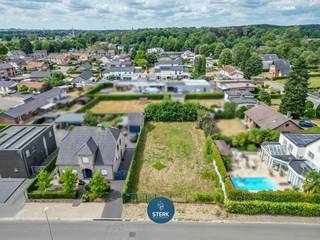 BOUWGROND VAN 6A 39CA VOOR OPEN BEBOUWING OP EEN TOPLOCATIE TE LANAKEN ! <br /><br />We vinden deze open bouwgrond van 6a 39ca terug te Lanaken. <br /><br />Voor meer informatie, neem zeker een kijkje op onze website via de volgende link: <br />https://www.sterkvastgoedmakelaars.be/detail/te-koop-grond-lanaken/7627377?dosearch=True&flowstatus=ForSale,ForSaleReserved,ForSaleWithBid,ToCompleteForSale,SoldUnderReserve,Sold&pageindex=1&pagesize=12&searchpage=ForSale&sortdirection=DESC&sortfield=pub_flowstatus&transactiontype=Sale