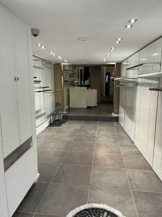Commercial for rent in Halle