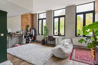 Welkom in deze hippe kamer in het kloppend van Antwerpen!Wij verkopen 4 verschillende kamers (elke kamer aan deze VP) gelegen in de Ommeganckstraat...