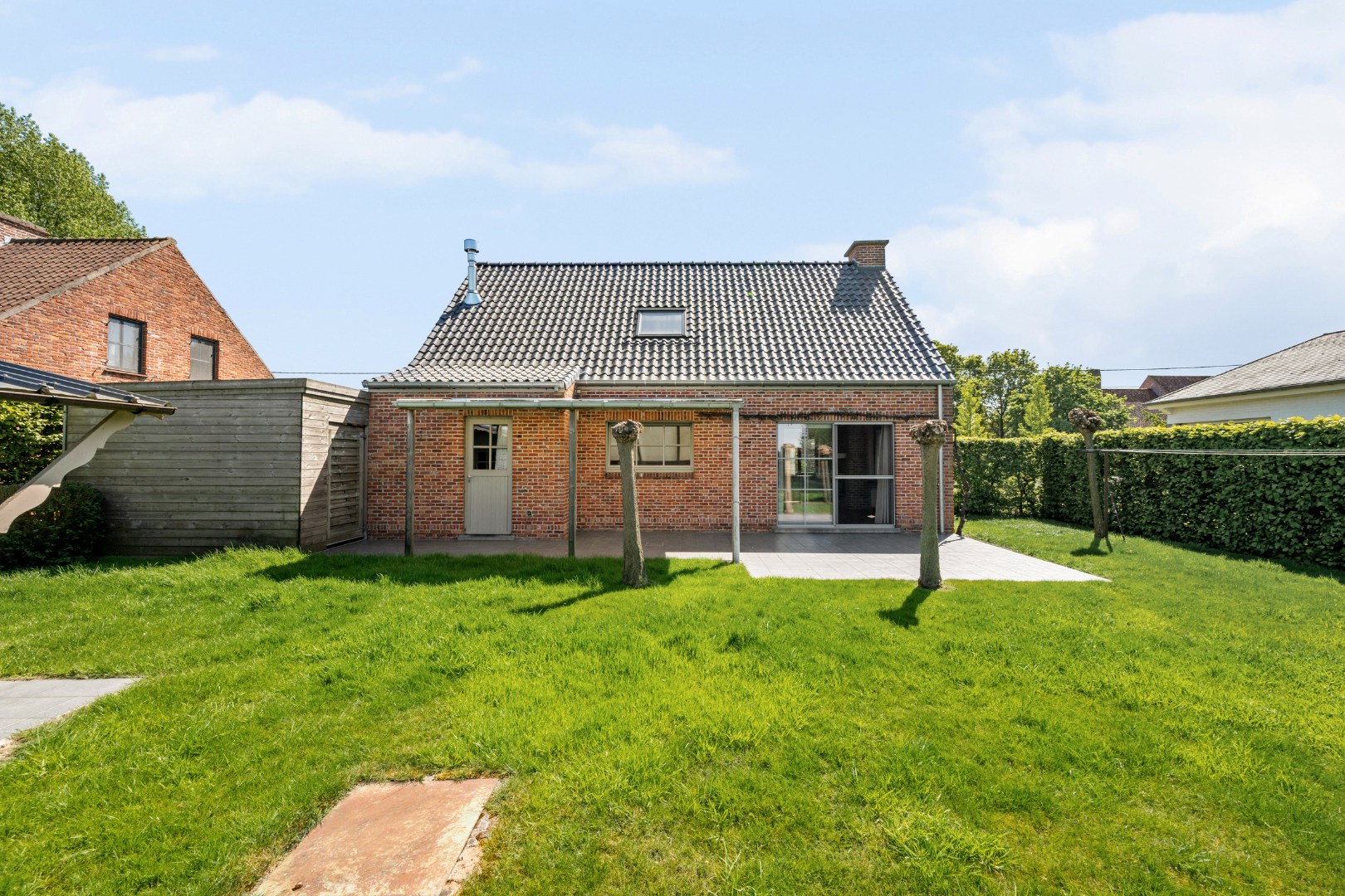 Instapklare open woning met 3 slaapkamers, garage, carport en tuin in Roeselare - foto 5
