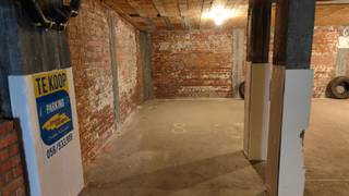 Covered parking space for sale in the basement of the Aosta residence. This residence is located in the Gouden Boomstraat, the entrance is in...