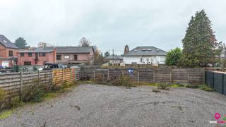 Bij ImmoFusion 7/7 “Open Huis”: klik op onze virtuele tour en wandel zelf door deze woning!Deze woning bevindt zich op een perceel van 3a 17c. Je...