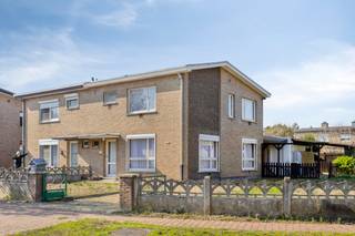 Halen: gezinswoning te koop met tuin en carport in rustige woonwijkDeze woning is rustig gelegen in een aangename woonwijk in Halen, met een vlotte...