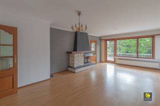 Ruim 2 slaapkamer appartement met gunstig EPCDit appartement heeft heel wat te bieden en is ideaal gelegen.  U kan zeer snel zowel met het openbaar...