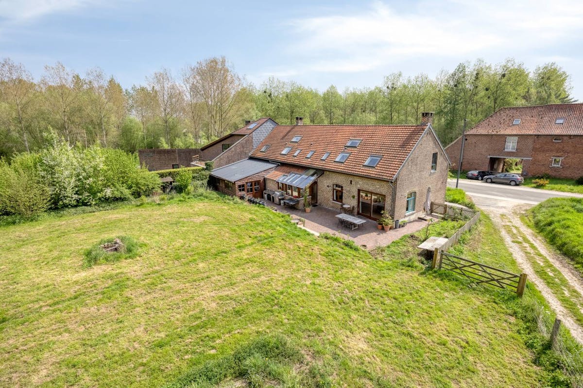 Unique peaceful farmhouse in Sint-Pieters-Leeuw - photo 3