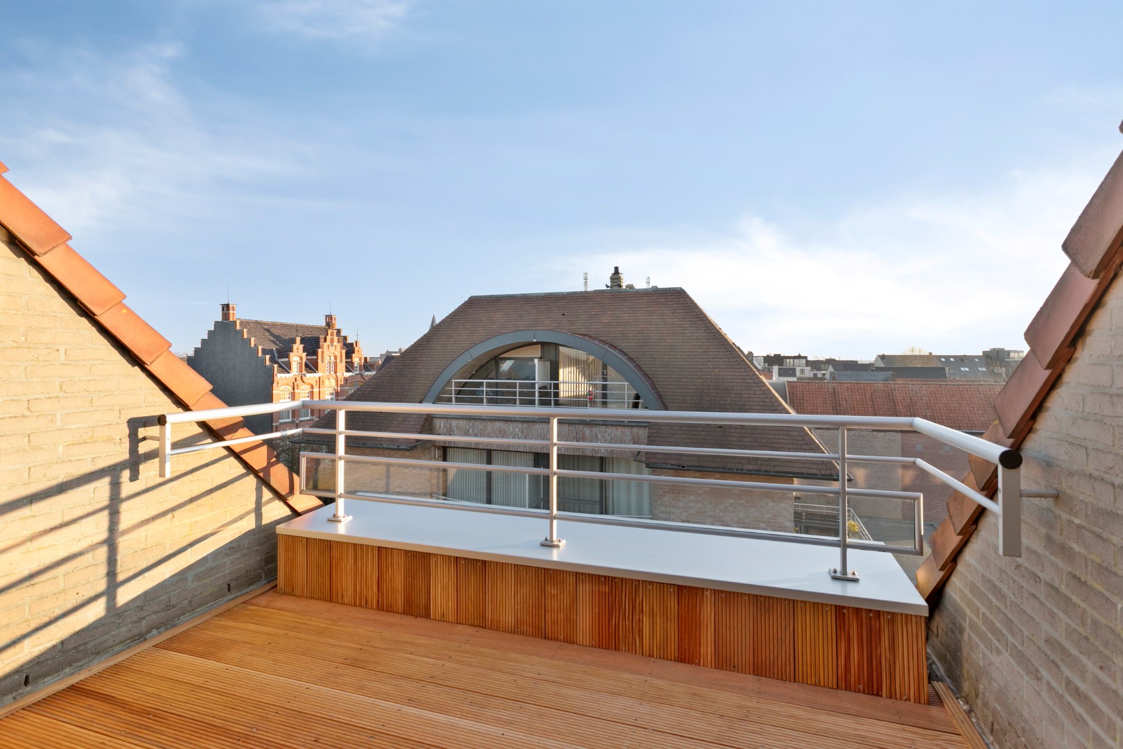 Centraal gelegen appartement met mooi zicht - foto 3