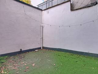 We vinden dit instapklare appartement, met stadstuin, terug op zeer centrale locatie in Mortsel. Op wandelafstand van supermarkten, openbaar...