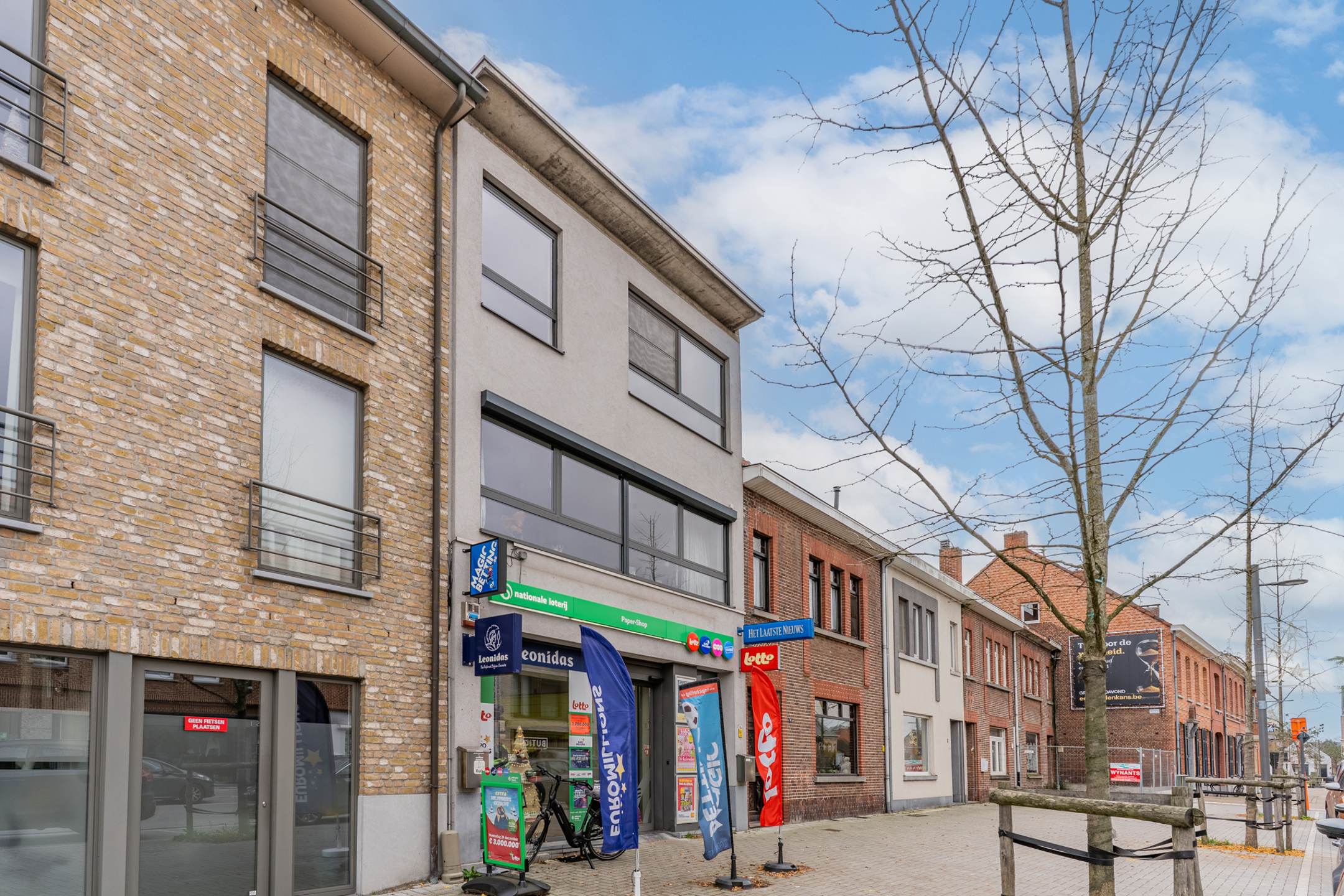 Ruim (155m²) duplex-appartement met 3 slaapkamers, terras en carport - foto 2