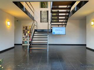 In een groter geheel zijn er 2 lichtrijke kantoorruimtes te huur. Het gaat om een ruimte van 35m² en een naastgelegen ruimte van 29m². Beide...