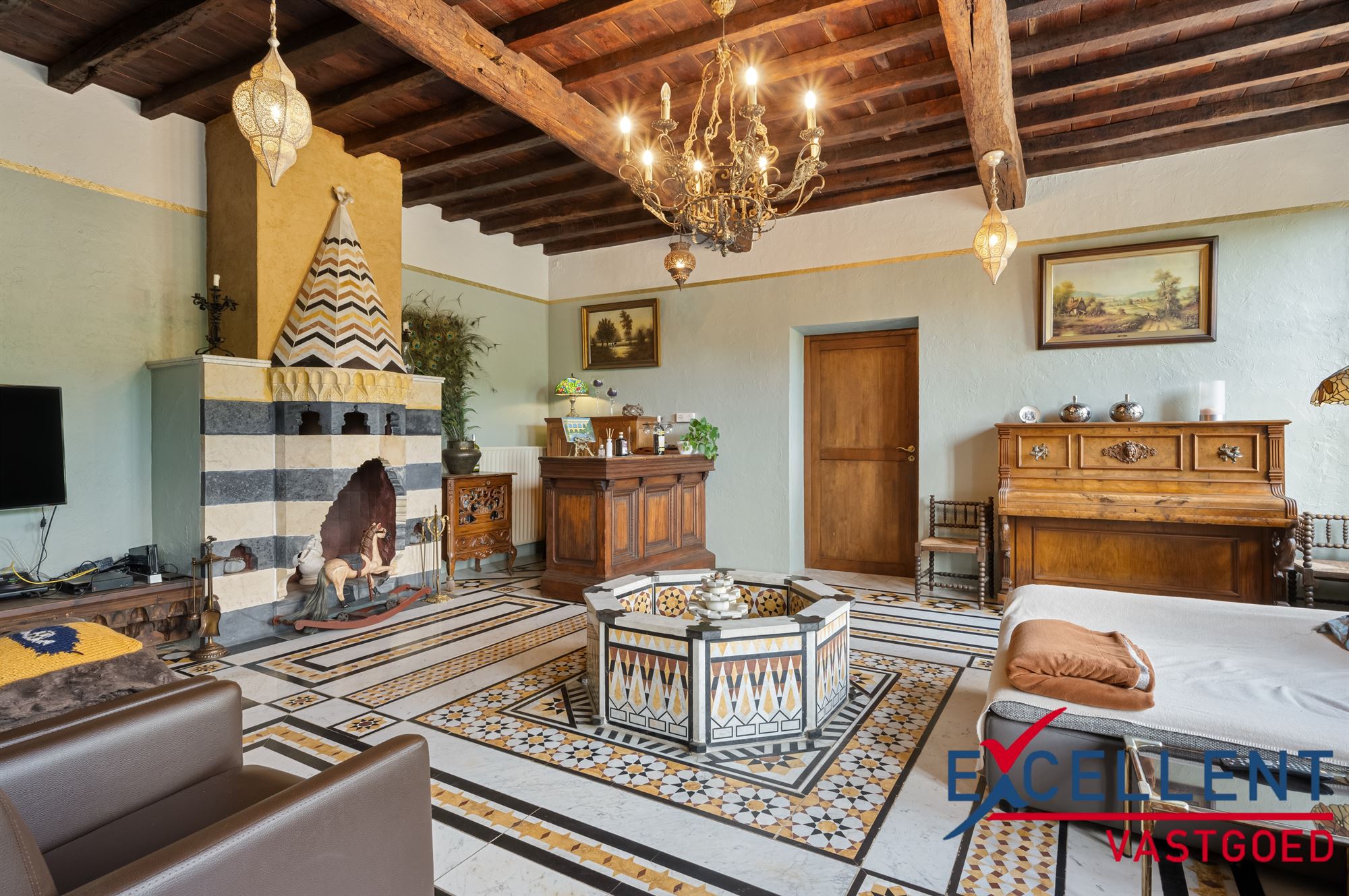 Karaktervolle villa met weides en stallen te koop - foto 3