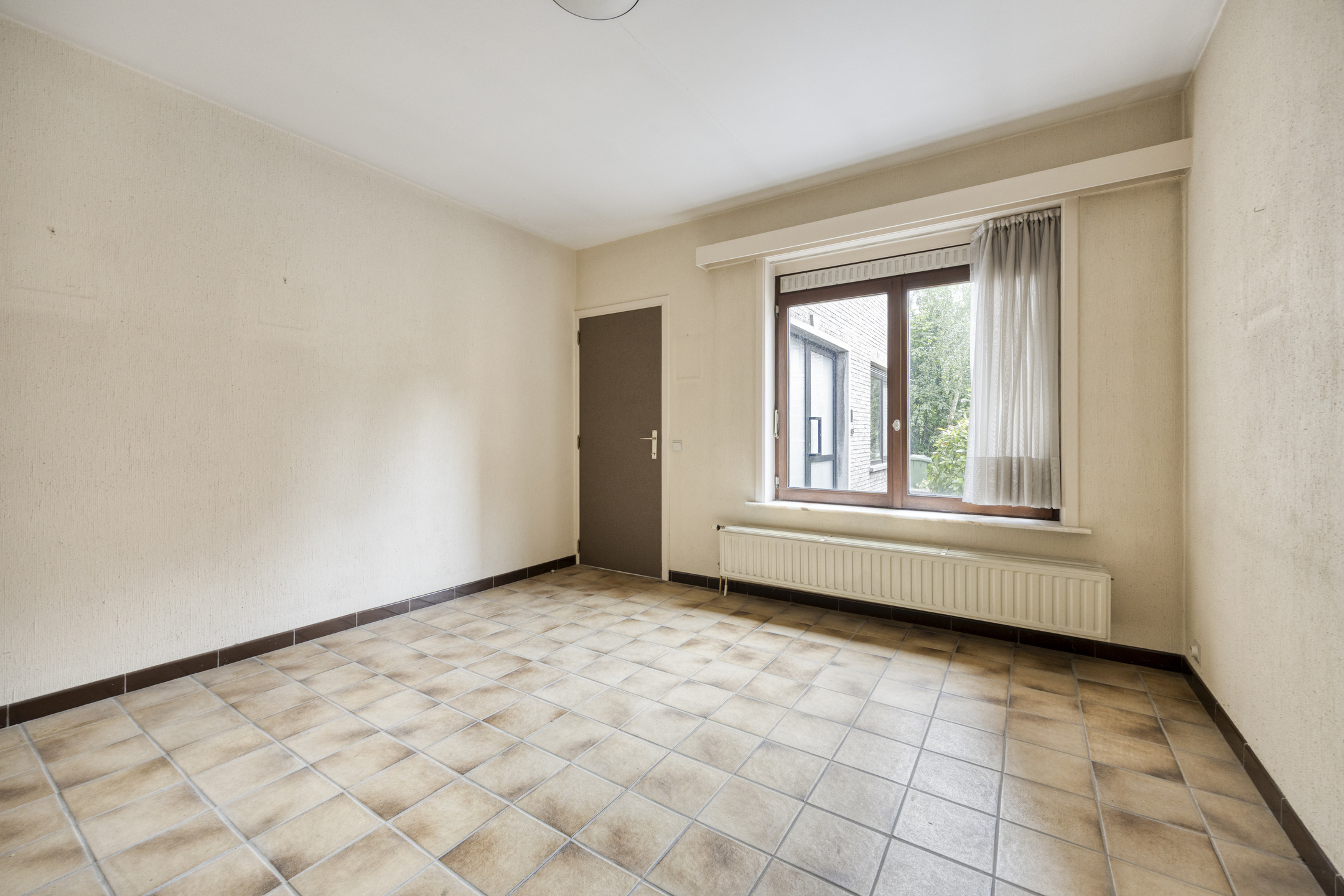 Appartement à rafraîchir avec grand jardin et garage - photo 4