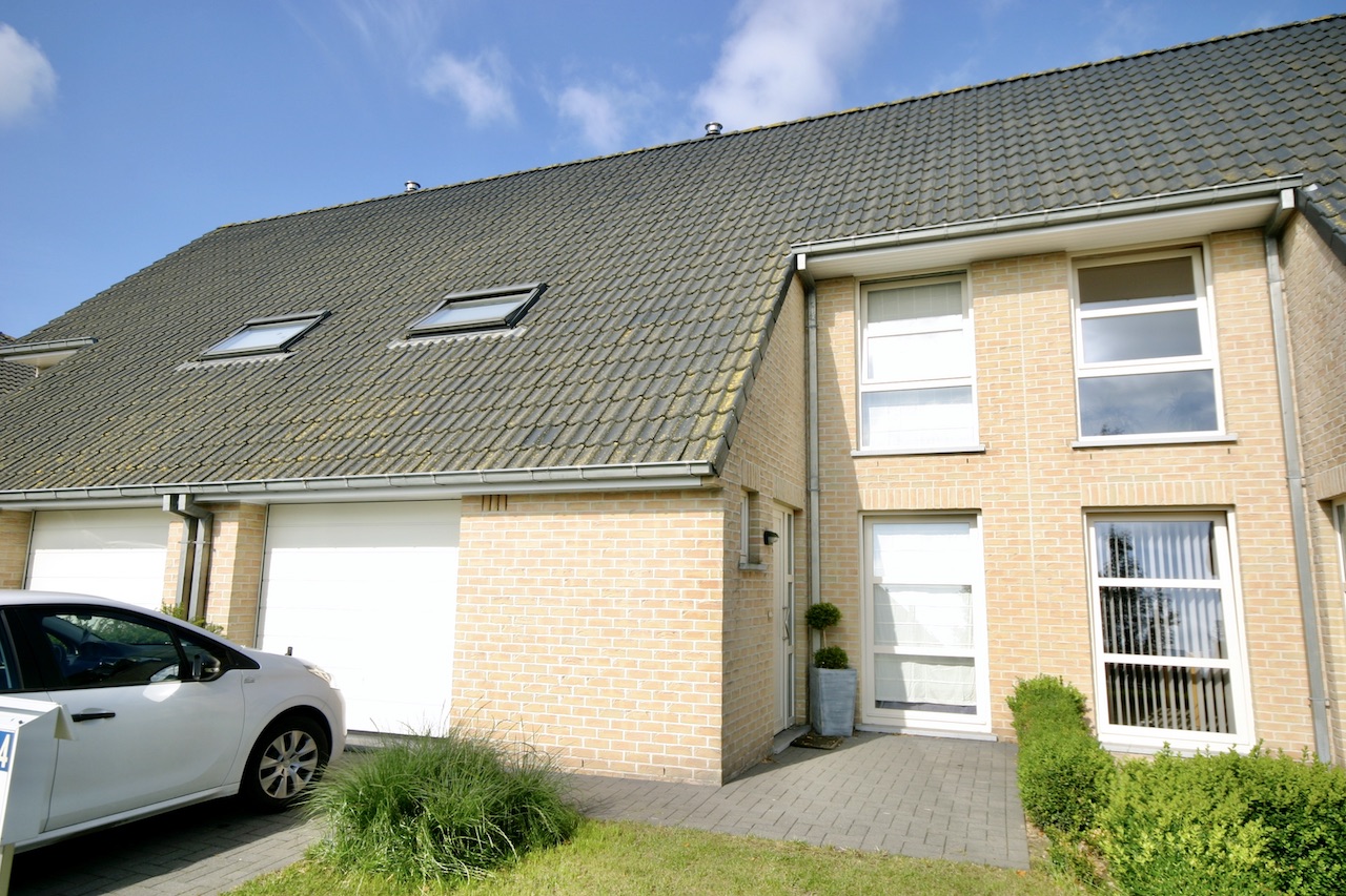 Ruime,instapklare woning met 3 slpk, garage en tuin voor 1.195 EUR/mnd - foto 1