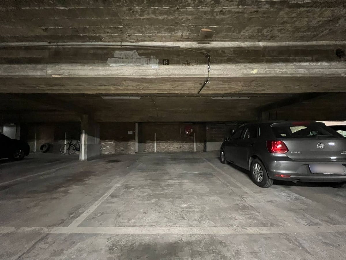 Ondergrondse autostaanplaats te huur in centrum Hasselt. - foto 4
