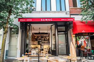 OVER TE NEMEN: GOED DRAAIEND HANDELSFONDS OP TOPLOCATIE TE MARNIXPLAATS, ANTWERPENUnieke kans!Op de bruisende Marnixplaats in het hart van 't ZUID...