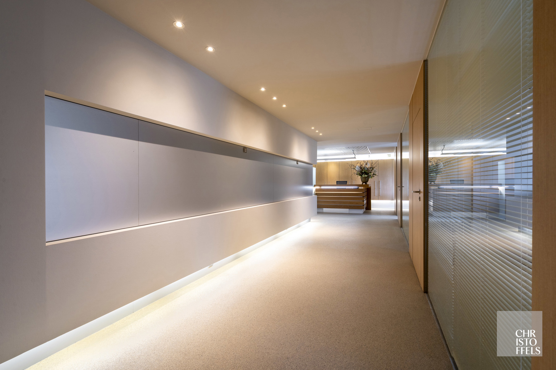 TE HUUR - Kantoorruimte (209m²) op toplocatie in Lanaken! - foto 3