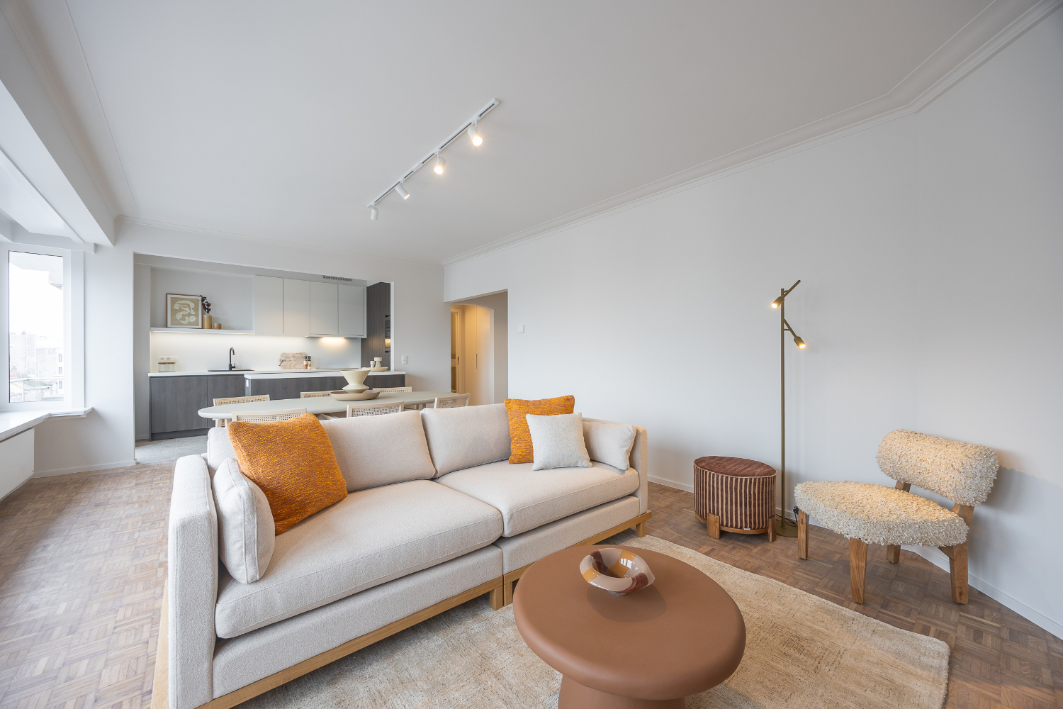 Gerenoveerd drie slaapkamer appartement met open zicht! - foto 2