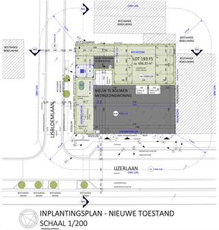 Luxueus nieuwbouwproject "Residentie Ijzerparel"<br /><br />Uiterst RESIDENTIEEL gelegen wordt deze prachtige ARCHITECTURALE PAREL gebouwd temidden van een groene oase, op enkele minuten wandelen van de zee en het centrum.<br /> <br />Dit energiezuinige, kleinschalige luxe woonproject omvat 9 ruime doorloopappartementen (met elk een eigen zonneterras) & 9 parkings achteraan.<br />De oppervlaktes v/d appartementen variëren tussen 74m² en 120m².<br /><br />Elk appartement geniet een uiterst praktische indeling, en is voorzien van o.a.: inkomhal met toilet, ruime leefruimte met eethoek en open keuken, zonneterras, badkamer, 1/2/3 slaapkamers en berging/wasplaats.<br />De appartementen kunnen volledig ingericht en afgewerkt worden naar uw smaak! Badkamer, keuken, vloeren... kunnen allemaal door de klant gekozen worden.<br /><br />Aan de achterzijde van het gebouw bevinden zich 9 staanplaatsen, waardoor parkeren nooit een probleem vormt.<br />Elk appartement dient een staanplaats aan te kopen.<br />Daarnaast wordt er ook een fietsenberging en vuilnislokaal voorzien.<br /><br />E-peil 30.<br />Eco-afwerking: Elk appartement is voorzien van: superisolerend dubbel glas, zonnepanelen, warmtepomp, vloerverwarming, ventilatiesysteem,...<br />Er zijn ook 2 liften voorzien in het gebouw.<br /><br />Kortom: trendy en kwalitatieve appartementen, afgewerkt op uw maat, waar u zorgeloos kan genieten op een boogscheut van het strand! <br />Dé ideale uitvalsbasis voor zowel vaste bewoning als tweede verblijf!<br /><br />Prijs appartement vanaf: 261.000 EUR (excl. kosten).<br />Prijs staanplaats: 25.000 EUR (excl. kosten)<br />Verkoop onder BTW-stelsel.<br /><br />De 3D-beelden zijn louter illustratief.<br /><br />Aarzel niet om een afspraak te maken: Immo Sleutel: 050/70 70 70