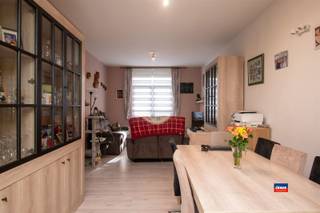 HOBOKEN | GEZINSWONING MET DRIE SLAAPKAMERS EN ZUIDWEST TUIN OP EEN TOTALE GRONDOPPERVLAKTE VAN 165 m² | EPC C |Indeling als volgt: gelijkvloers:...