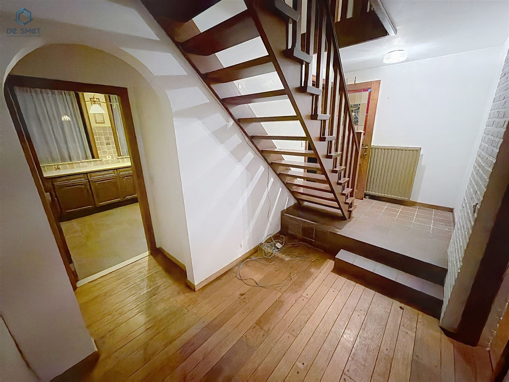 Renovation property with 4 bedrooms, garage and garden in a prime location in Denderleeuw - photo 4