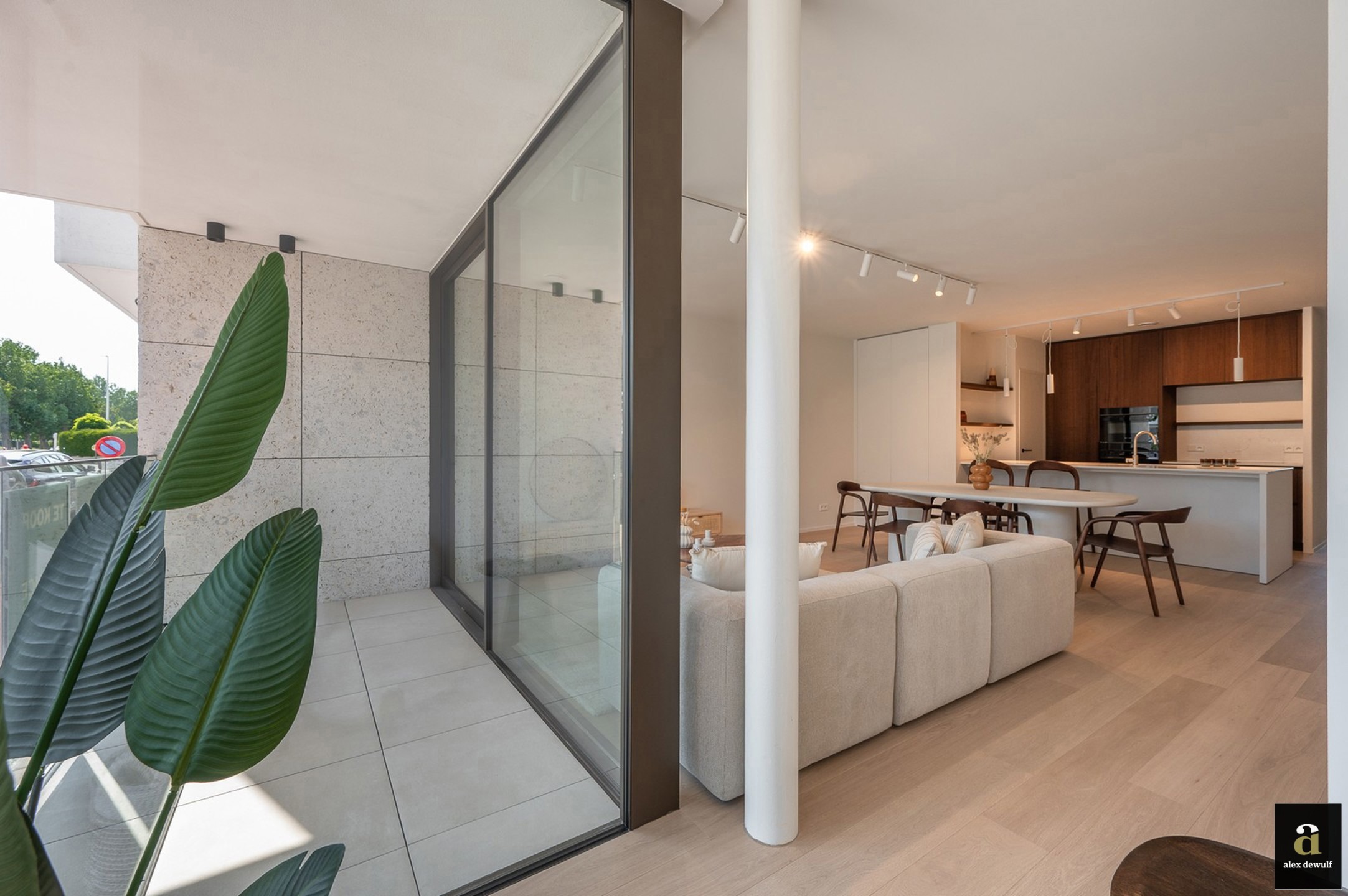 Nieuwbouw appartement op een centrale ligging te Knokke, vlakbij het Zegemeer en op wandelafstand van het strand. - foto 4