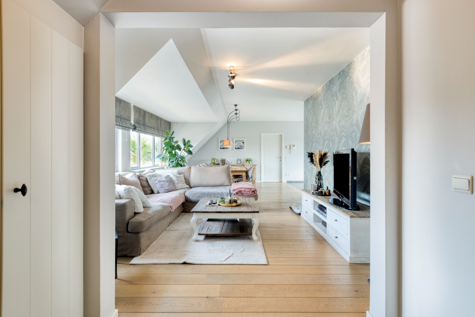 Ruim appartement met 3 slpks en prachtig terras, op wandel afstand van het centrum ! - foto 3