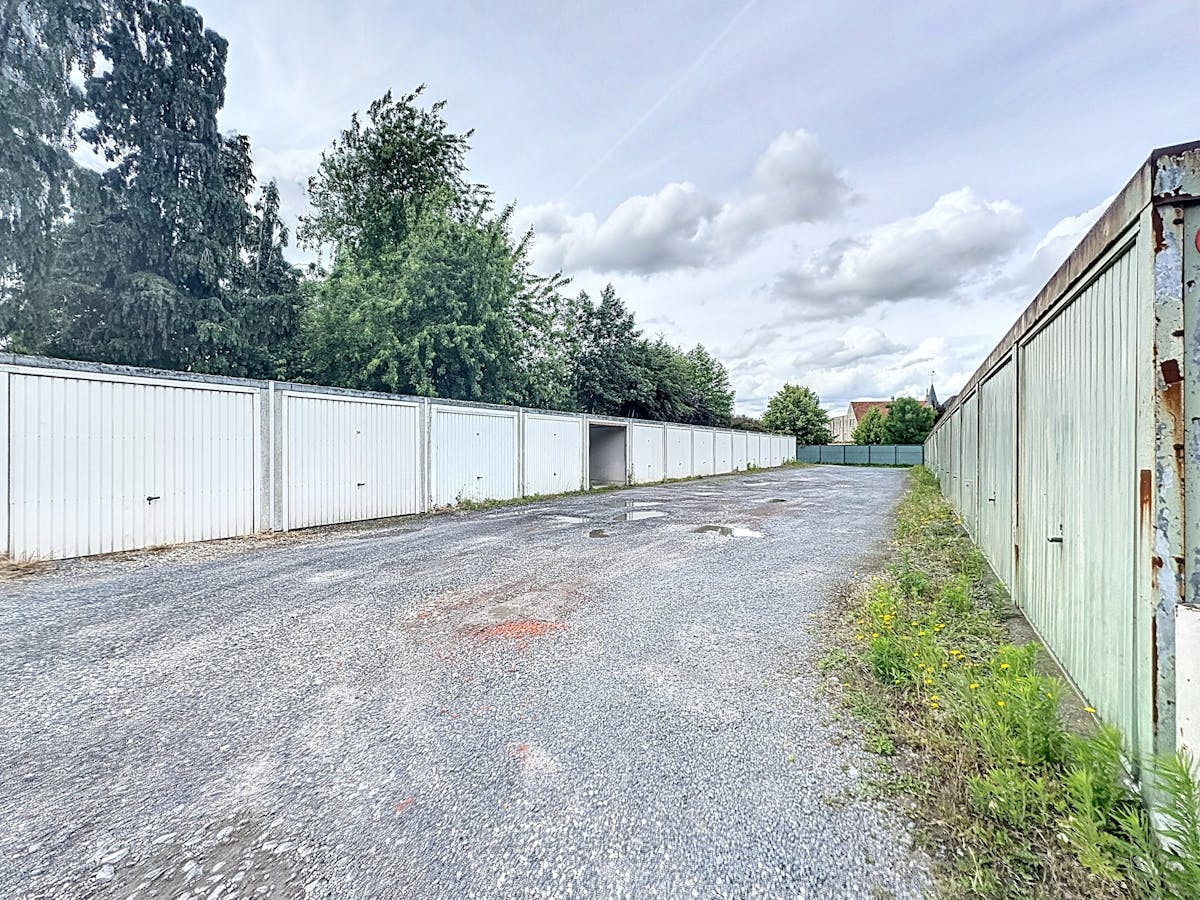 Opbrengsteigendom: garageboxen te koop in Sint-Eloois-Vijve - foto 1
