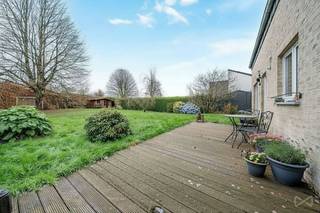 We Invest Sud-Luxembourg vous présente cette superbe villa 4 façades construite en 2003 située dans le village prisé de Marbehan,(commune de Habay)...