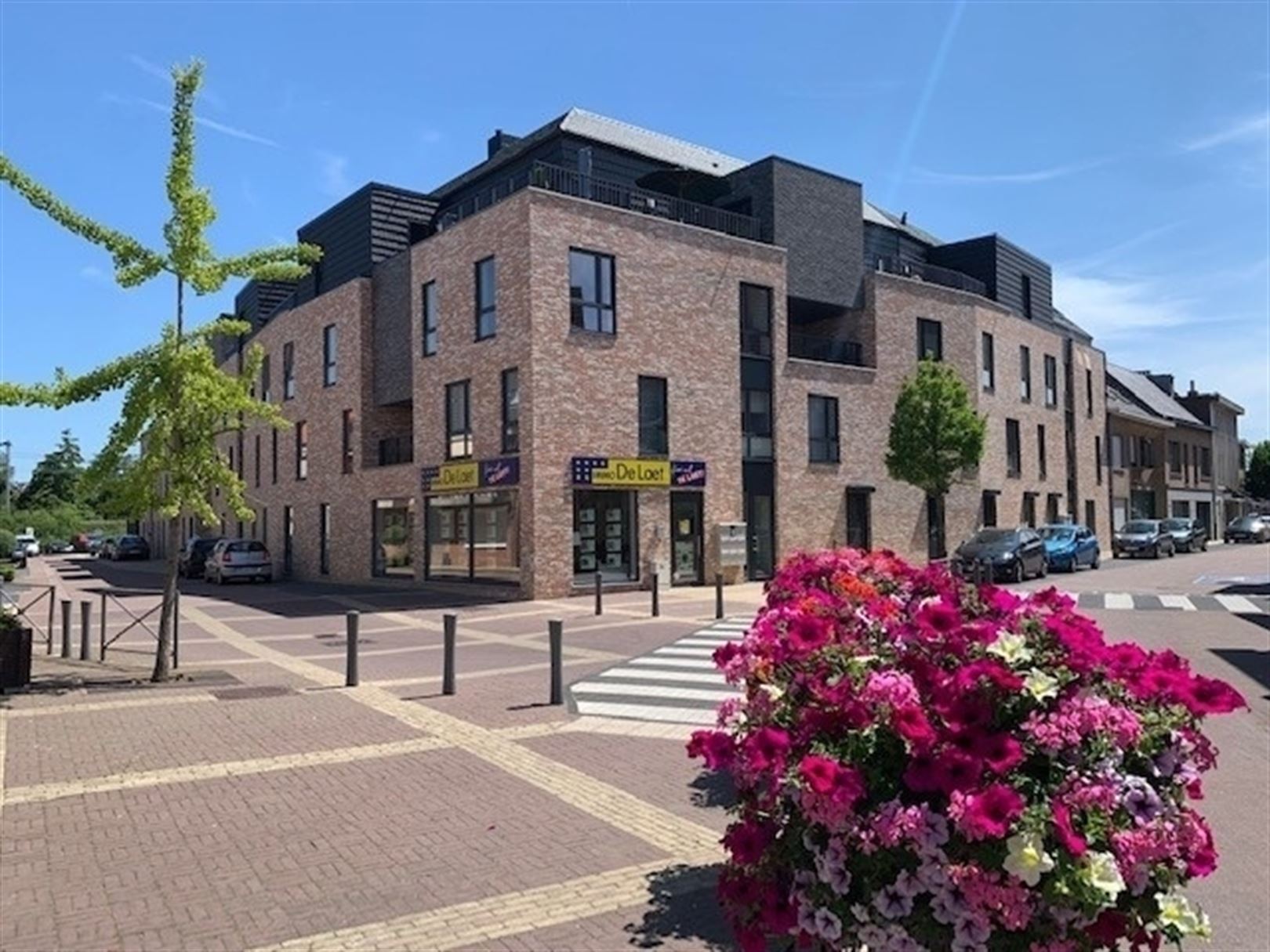 Ondergrondse staanplaats voor moto/ kleine auto  in de Groene Poort, midden in het centrum van Schelle. - foto 2