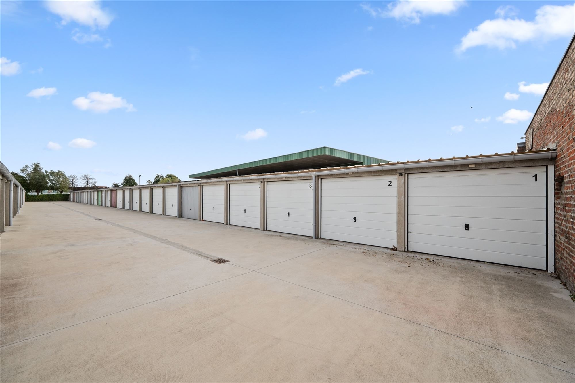 Vernieuwde en onmiddellijk beschikbare garagebox - foto 3