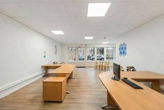 TOPLOCATIE VOOR JOUW ZAAK OF KANTOOR IN CENTRUM MARIA-TER-HEIDE (BRASSCHAAT)!Ben je op zoek naar de ideale plek om jouw kantoor, praktijk of winkel...