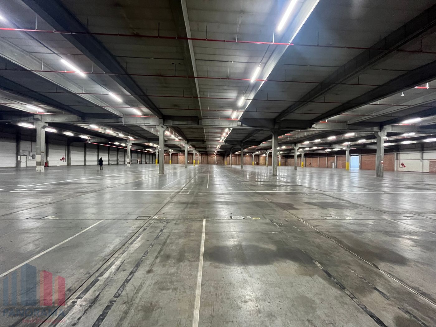 Entrepôt de 6 543 m² avec quai de chargement à louer le long de l'E17 - photo 4