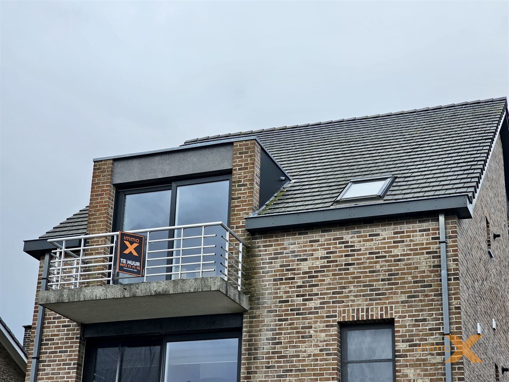 LICHTRIJK APPARTEMENT MET BALKON EN GARAGE - foto 2