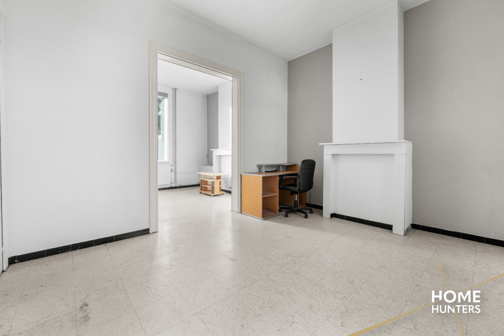 Op te frissen woning met 3 slaapkamers, ruime tuin en grote garage nabij centrum Ieper - foto 5