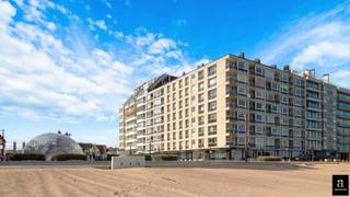 Appartement ensoleillé de 3 chambres avec vue mer frontale, idéalement situé sur l’Albertplein, à une adresse d’exception au cœur du...
