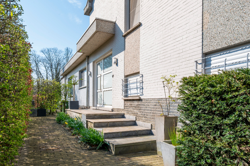 HEEL BIJZONDERE HALF OPEN BEBOUWING MET VILLA ALLURES OP MOOI STUK GROND - TOP LIGGING - foto 2
