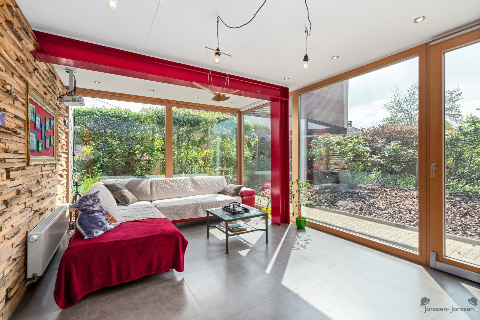 Karaktervolle, volledig gerenoveerde woning met ruime tuin en uitzicht op paardenweide - foto 5