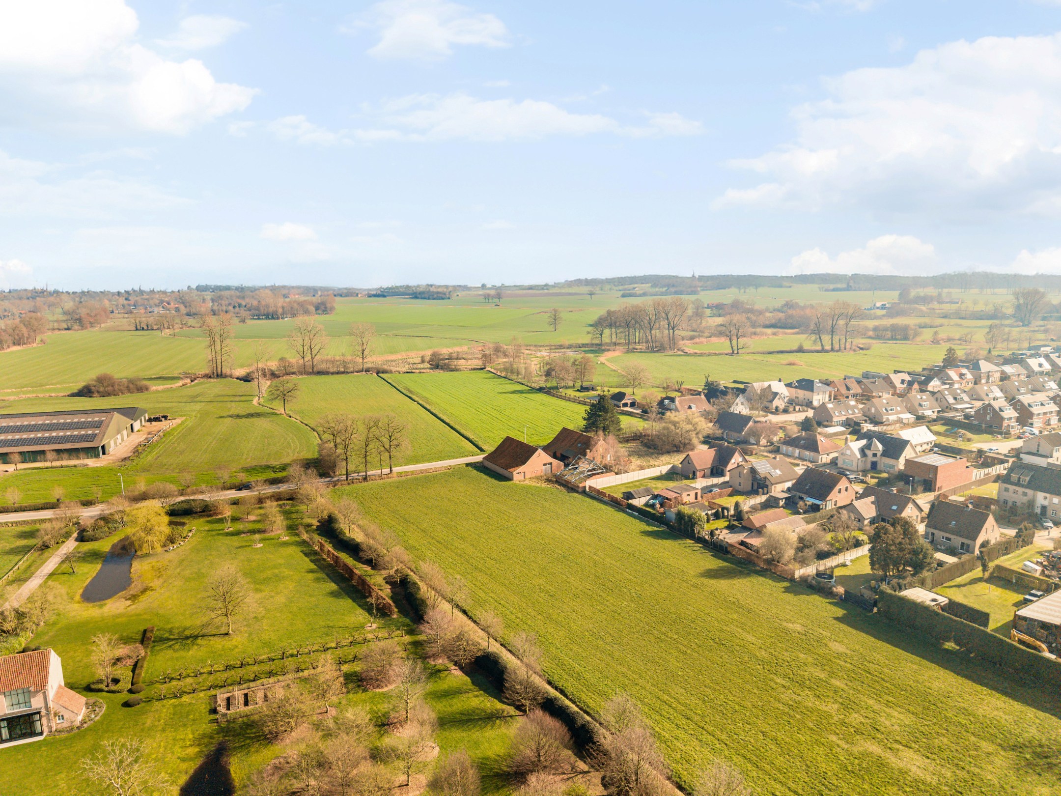 Renovated farmhouse with already renovated barn of 2,340 m² in Hoogstraten! - photo 4