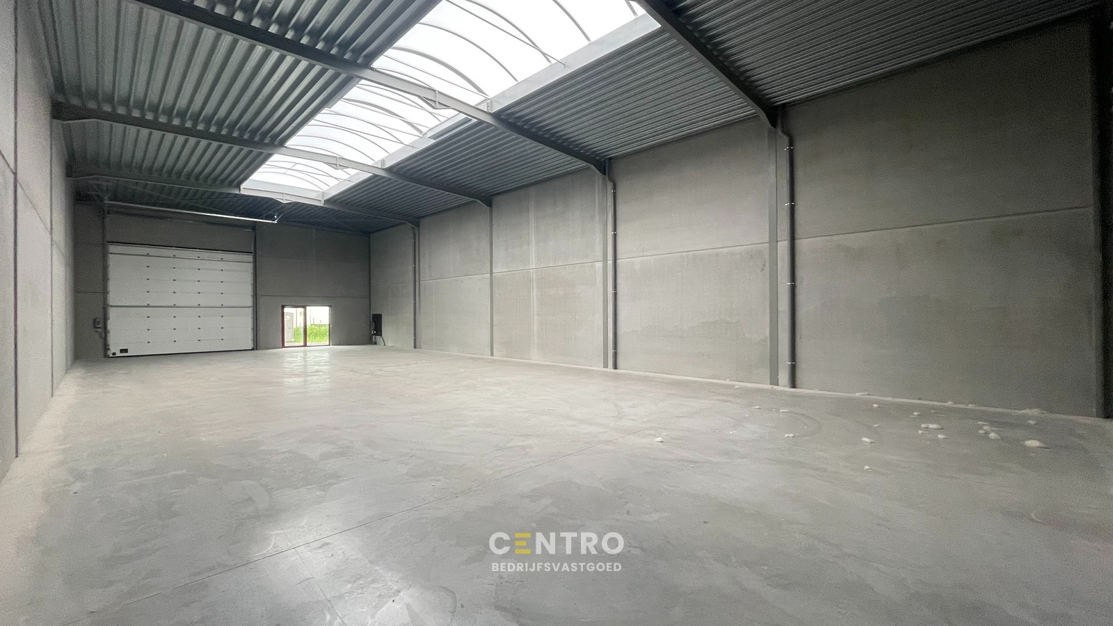 NB MAGAZIJN (335m²) inclusief 1 private PARKEERPLAATS op industriezone "Schatting" te Zedelgem - foto 5