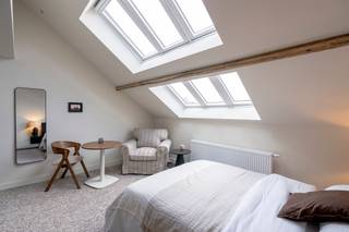 Stijlvolle studio in co-living concept in hartje Antwerpen Deze studio (derde verdieping) maakt deel uit van "Old Brick", een prachtig gerenoveerd...