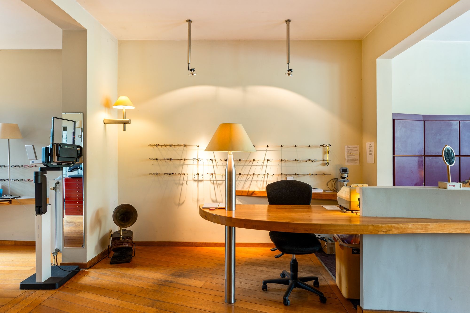 Handelshuis met tal van mogelijkheden op commerciële ligging in Ekeren! - foto 4