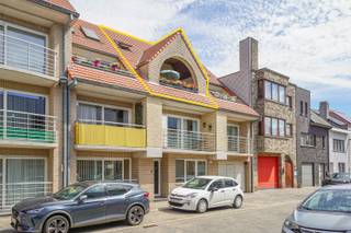 Ontdek dit aangename duplexappartement op de tweede en derde verdieping van residentie Het Vijfde Seizoen III in de Sint-Jansstraat 6 te Oostende...