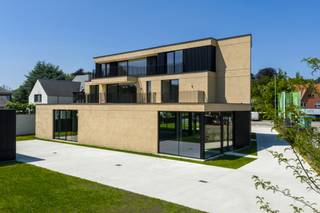 Deze energiezuinige, instapklare nieuwbouw penthouse in Merelbeke biedt luxe wonen op een toplocatie. Dit appartement ligt dicht bij het...