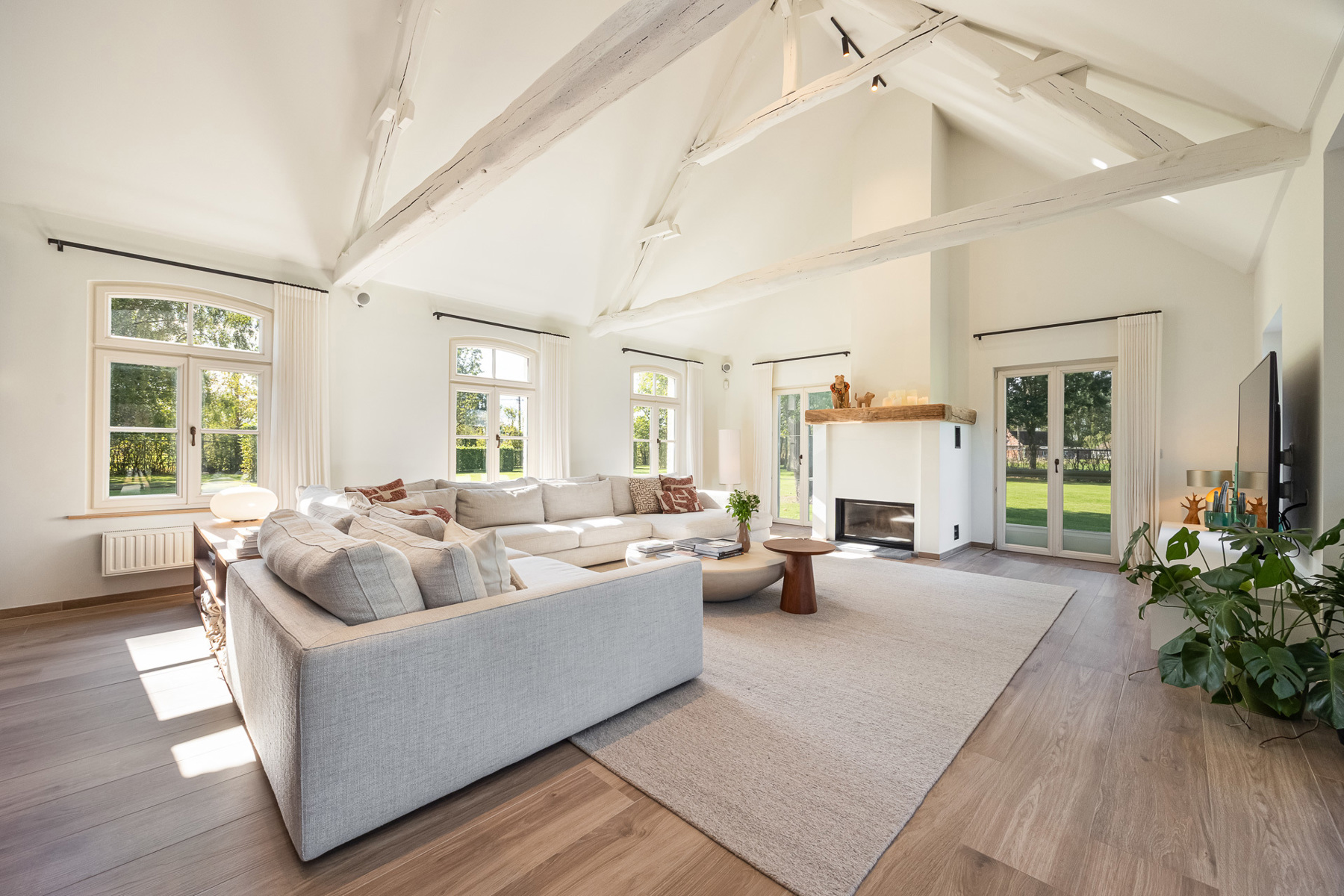 Uitzonderlijk gerenoveerde hoeve op ca. 7480 m² - foto 5