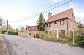 Bent u op zoek naar een instapklare, energiezuinige halfopen bebouwing (2017)? Gevonden!Deze woning bevindt zich in een rustige, landelijke straat in...