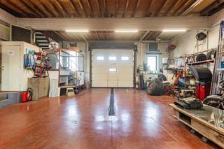 Entrepôt spacieux à un emplacement stratégique à RoosdaalVous êtes à la recherche d’un entrepôt ou d’un atelier à Roosdaal ? Nous vous proposons ce...