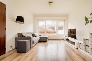 Ruime gezinswoning op een uitzonderlijk perceel van 2.491 m² in Mechelen-Zuid!Deze woning is gelegen op een indrukwekkend perceel van 2.491 m² en...